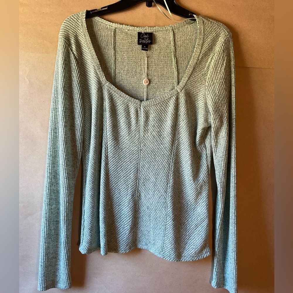Oak & Trellis Sage Long Sleeve Ribbed Top. NWT size XL